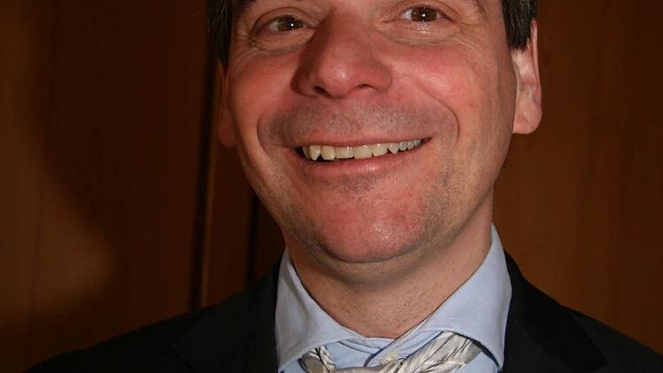 Martin Gaedt ist der Geschäftsführer und für den technischen Support der Talentpool-Idee verantwortlich. Vor Fach- und Führungskräften stellte er das System der gegenseitigen Mitarbeiterempfehlung vor.