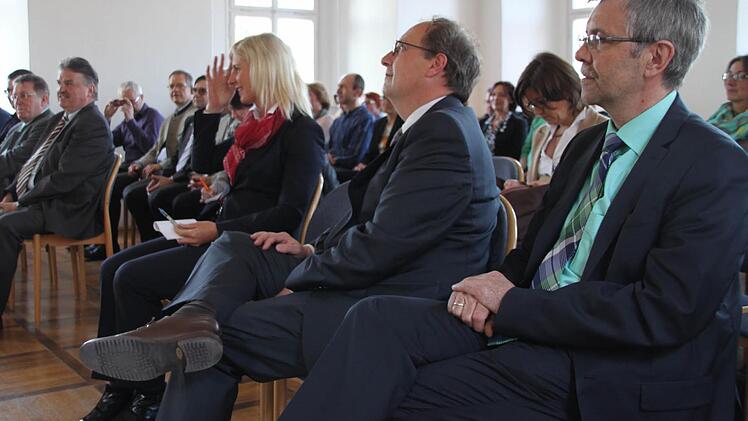 Die 60-köpfige Belegschaft von Steinenhausen ist zum Empfang der Ministerin fast komplett angetreten. Foto: Stephan Tiroch