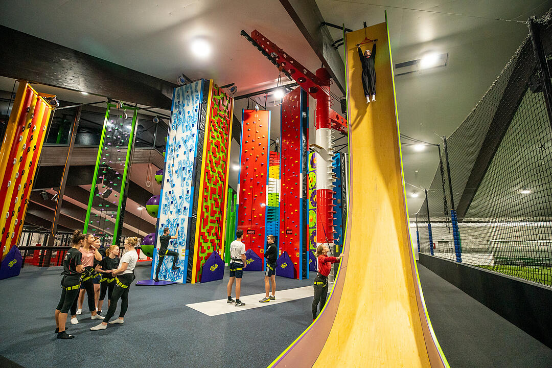 Trampolinhalle in Hof: Diese spektakulären Attraktionen gibt es im "Jump &amp; Climb"