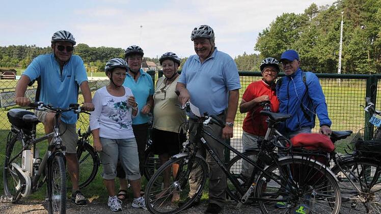 Rudolf und Rita Bauer, Barbara und Reinhold Käferlein, Beate Schober sowie Elfriede und Alfred Lochner sind sich einig: Am Volksradfahren müsse man als Herzogenauracher einfach teilnehmen.