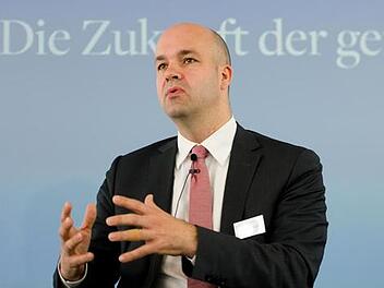 Renten-Debatte: DIW-Chef verlangt soziales Jahr für Senioren