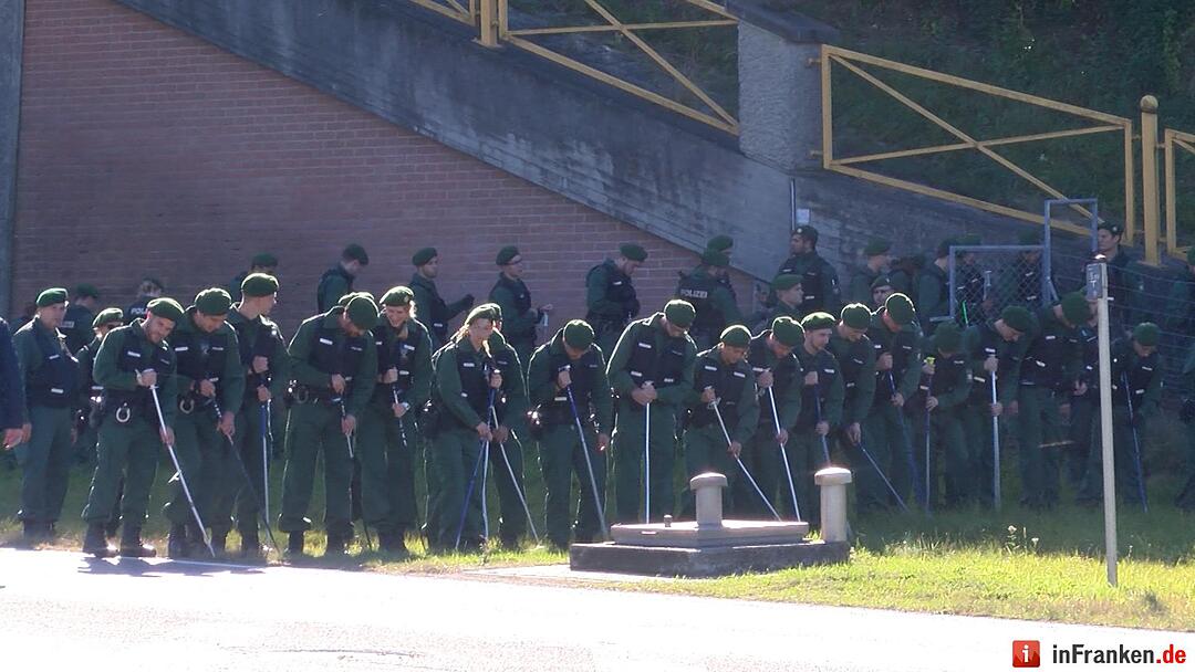 Heckenschütze feuert auf fahrende Autos bei Schnaittach