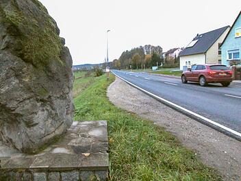 Es fehlt an Metern und anderen Voraussetzungen: Am s&uuml;dlichen Ortseingang von Reckendorf haben Radfahrer das Nachsehen. Foto: Adelheid Waschka