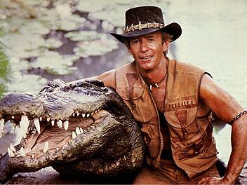 Als "Crocodile Dundee" eroberte Paul Hogan die Herzen von Kinozuschauern weltweit - und auch das seiner Filmpartnerin Linda Kozlowski.