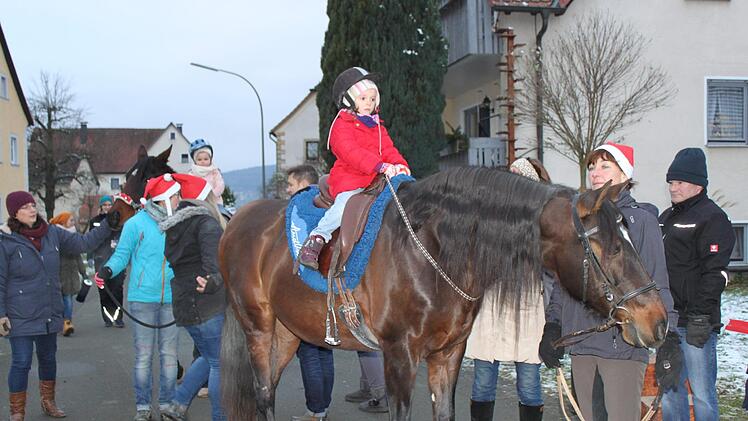 Theresa Bauer hoch zu Ross