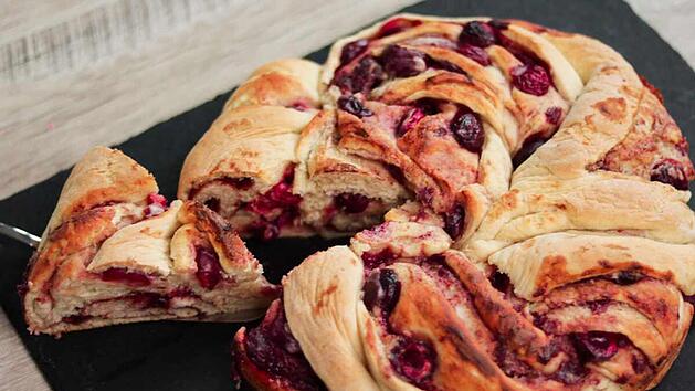 Kirsch-Hefezopf-Kuchen.jpg