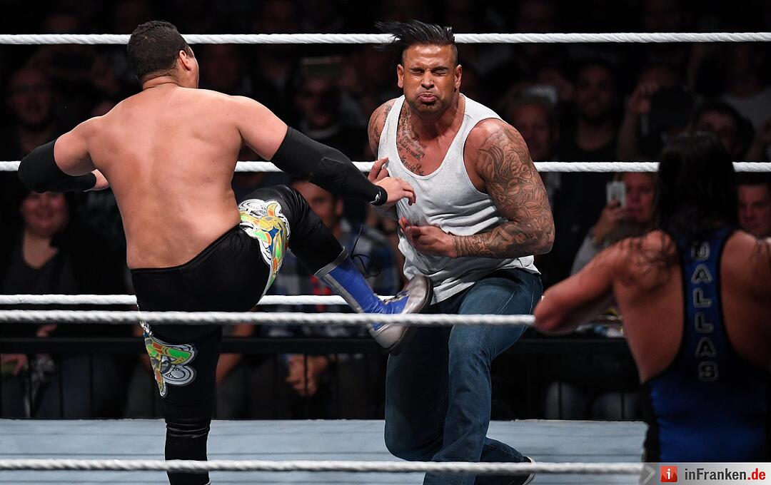 Wrestling in München - Tim Wiese gibt sein Debüt und siegt