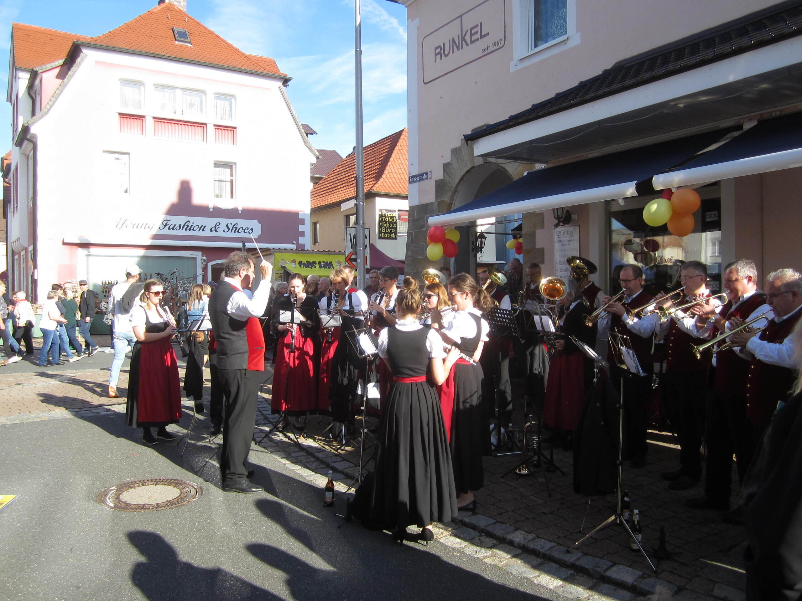 Herbstmarkt Hirschaid 2022: Gemeinde kündigt für Sonntag zahlreiche ...