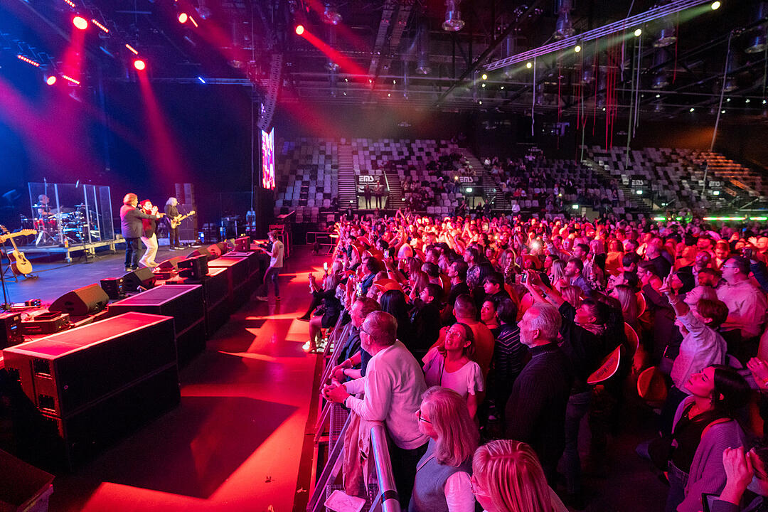 Ricchi e Poveri, Gemelli Diversi, Pino Barone Band, u.v.m.