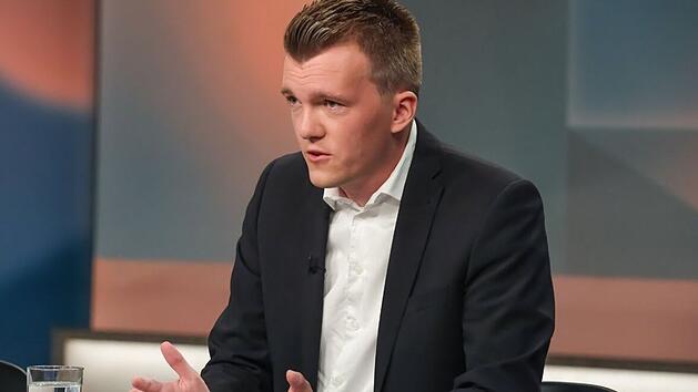 Luca Piwodda &auml;rgerte sich bei "Hart aber fair" &uuml;ber die etablierten Parteien.