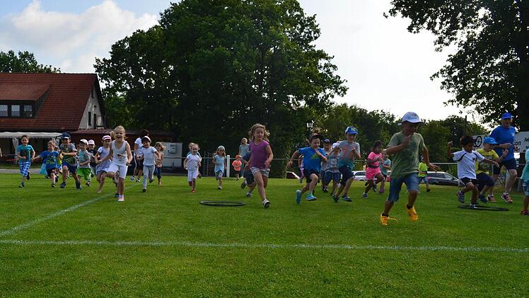 Die Kinder sind mit großem Eifer bei der Sache. Foto: Larissa Händel