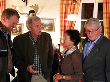 Schieben gemeinsam viel an: (von links) Tierparkleiter Axel Maunz, Ulf Zeidler vom Bund Naturschutz, Stadträtin Dr. Gudrun Heil-Franke als Schriftführerin und Vereinsvorsitzender Prof. Dr. Ekke Haupt. Werner Vogel