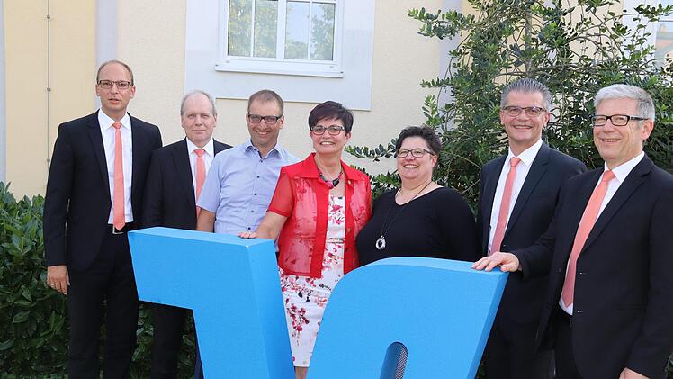 Sind mit der Bilanz im Jahr der Fusion zufrieden (von links): Vorstandssprecher Rainer Geis, Vorstand Roland Knoll, Aufsichtsrat Volker Roth, Aufsichtsrätin Paula Vogler, Aufsichtsrätin Bianka Köth, Vorstand Michael Kaiser und Vorstand Jürgen Klubertanz. Beatrix Lieb