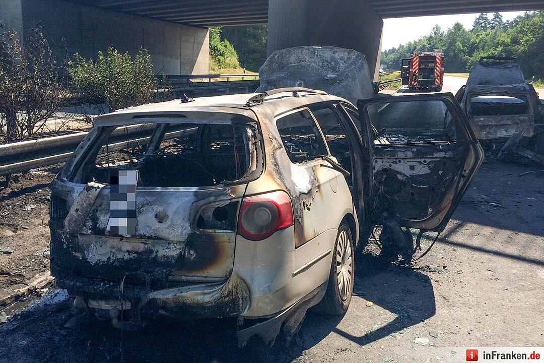 Flammeninferno nach Unfall auf der A73 bei Nürnberg