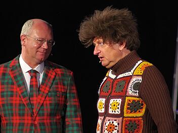 Heißmann und Rassau bei ihrem Auftritt, ein amüsanten Sammelsurium aus Sketchen, Slapstick und Witzen.