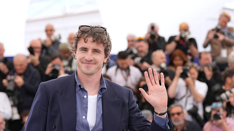 Zwischen Meme, Memme und Macho: Der Performative Male