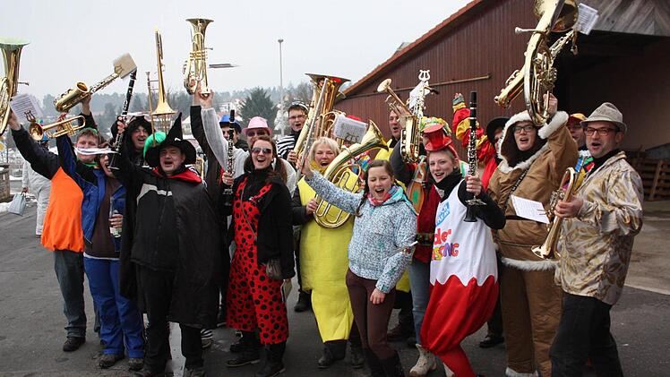Eindrücke vom Rosenmontagsumzug in Waldfenster.  Foto: Robert Huger