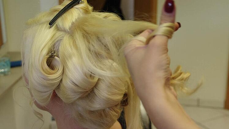 Friseurtermin für das Kronacher Christkind. Foto: Marco Meißner