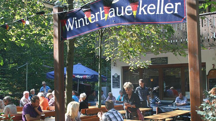 Auf dem Winterbauerkeller gibt es neben fränkischen Spezialitäten auch täglich Live-Musik. Foto: Andreas Oswald