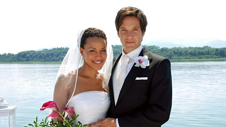 Samia (Dominique Siassia) und Gregor (Christof Arnold) gaben sich nach stürmischen Zeiten 2008 bei einer romantischen Zeremonie am Ende der dritten Staffel das Jawort.
