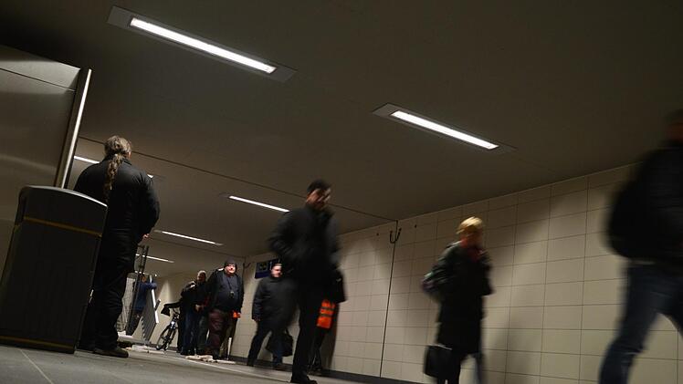 Über den neuen 80 Meter langen Tunnel können Fußgänger von der Bayreuther Straße bis zum Bahnhof laufen. Foto: Ronald Heck