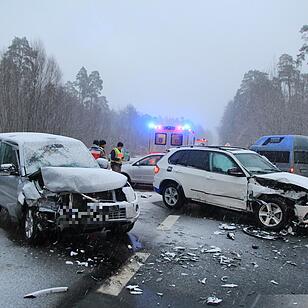 Unfall: Autos kollidieren bei Bamberg