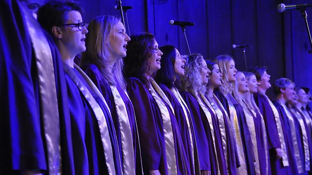 Seit fast zwei Jahrzehnten eine mitreißende Formation: Der Gospelchor "Die KisSingers". Peter Klopf