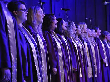 Seit fast zwei Jahrzehnten eine mitreißende Formation: Der Gospelchor "Die KisSingers". Peter Klopf