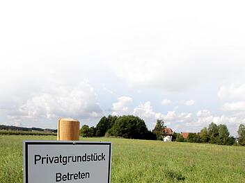 Diese Schilder zieren die Grundstücke um die Lempenmühle.  Foto: Andreas Dorsch