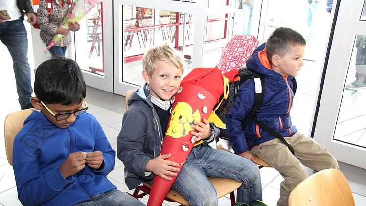 Justus hat mit seiner Oma schon das Rechnen geübt.