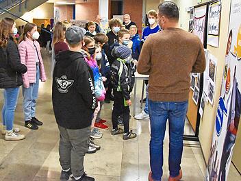 Die Themen-Inseln zum geplanten Jugendtreffpunkt in Scheßlitz stießen auf großes Interesse.