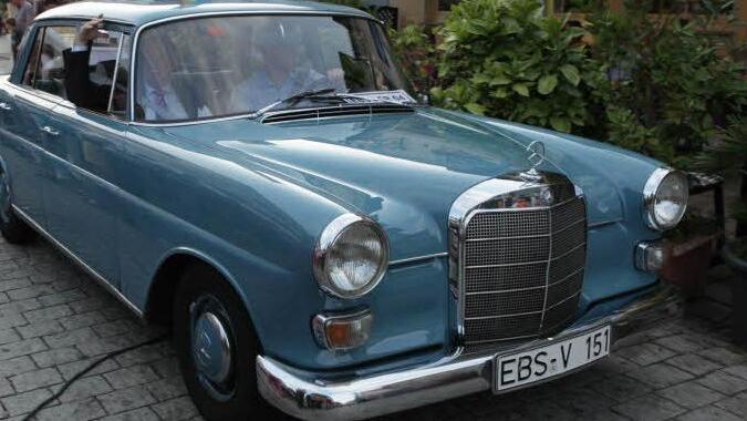 Seit 1966 im Besitz der Firma Vierling: ein  Mercedes 200 mit dem Kennzeichen "EBS - V 151". Alle Fotos: Barbara Herbst