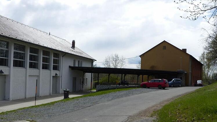 Im Bereich von Schule (rechts) und Stadthalle kann sich der Kupferberger Stadtrat gut eine einfache Dorferneuerung vorstellen. Foto: K.-P. Wulf