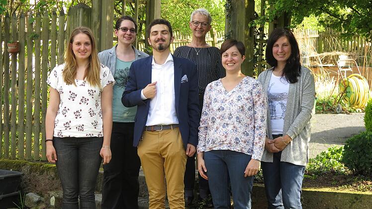 Die stolzen Gewinner (von links): Dorothea Müller, Kerstin Bissinger, Dozentin und Koordinatorin des Lehrlerngartens der Universität Würzburg, Florian Kraus, Ubiz-Leiterin Bettina Stroh, Anna-Carina Witzel und Christine Thorn, pädagogische Ubiz-Mitarbeiterin Foto: Sabine Hartmann