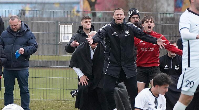 FC Coburg II dreht Krimi &ndash; Sener rettet Ebersdorf Remis