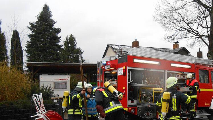 Einsatz mit schwerem Atemschutz. Foto: Katrin Geyer