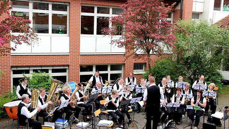 Die Adelsdorfer Musikanten spielten den ganzen Nachmittag auf.
