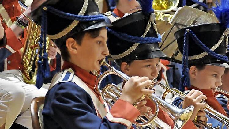 Konzentriert bei der Sache: Trompetenspieler des Jugendmusikkorps Bad Kissingen beim Konzert im Regentenbau Fotos: Peter Klopf