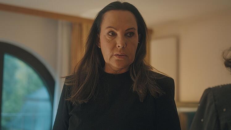 Natascha Ochsenknecht sucht in den neuen Folgen von "Diese Ochsenknechts" einen Sch&ouml;nheits-Chirurgen auf.