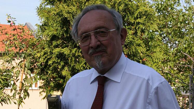 Johannes Willers aus Bamberg ist Militaria-Experte bei "Kunst und Krempel". Er weiß die Bedeutung der Schlachtenmaler in ihrer Zeit einzuschätzen. Foto: Michael Schulbert