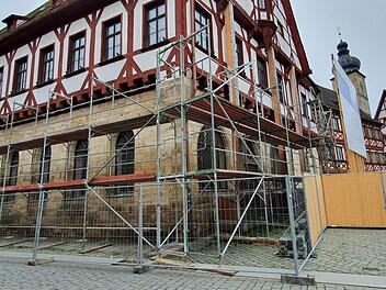 Am Montag, 9. November, wurde das Baugerüst angeliefert. Foto: Ronald Heck
