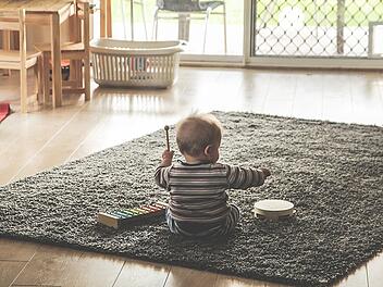 Das Abhalten bei Babys wird immer beliebter.
