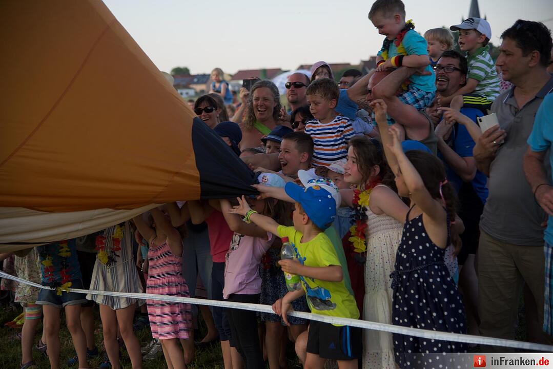 Jubiläumsausgabe: Zum 20. Mal hat die Raiffeisenbank Seebachgrund zu ihrem Ballonmeeting nach Hannberg eingeladen. Mehr als 2000 Menschen waren gekommen.
