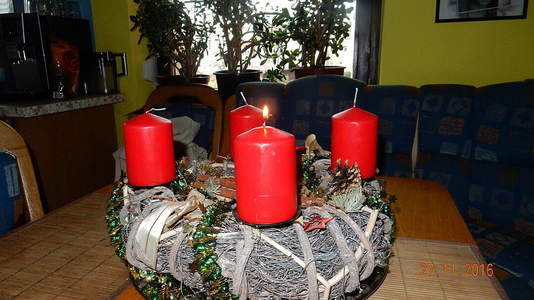 Lesergalerie: Adventskränze