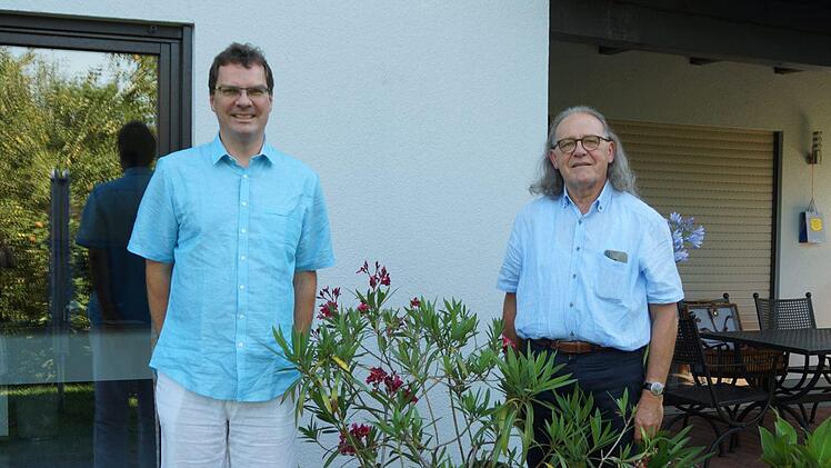 Sven Steinbach (links) löst Wolfgang Russ als Vorsitzender der Kissinger Sängervereinigung ab       Foto: Margot Russ
