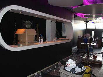 Feierwütige dürfen sich jetzt wieder freuen: Geschäftsführer Josias Ritter eröffnet am 28. November die Disco Cue Nightlife in Höchstadt für bis zu 1200 Gäste. Fotos: Peter Groscurth