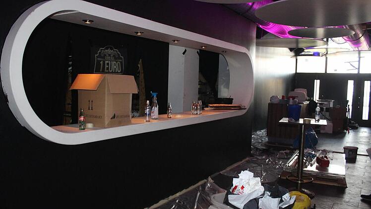 Feierwütige dürfen sich jetzt wieder freuen: Geschäftsführer Josias Ritter eröffnet am 28. November die Disco Cue Nightlife in Höchstadt für bis zu 1200 Gäste. Fotos: Peter Groscurth