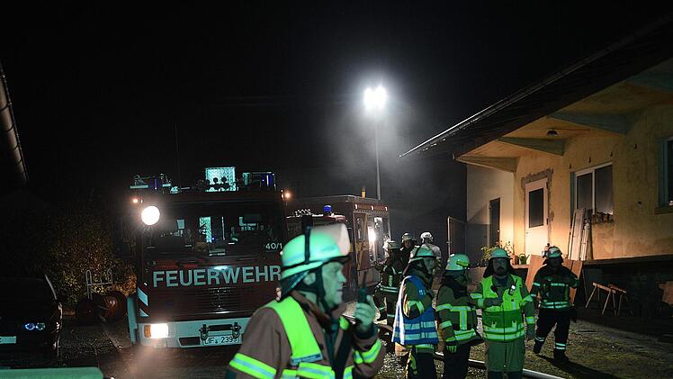 In der Langheimer Stra&szlig;e in Lichtenfels brannte der Dachstuhl eines Wohnhauses.Frank Spitzenpfeil
