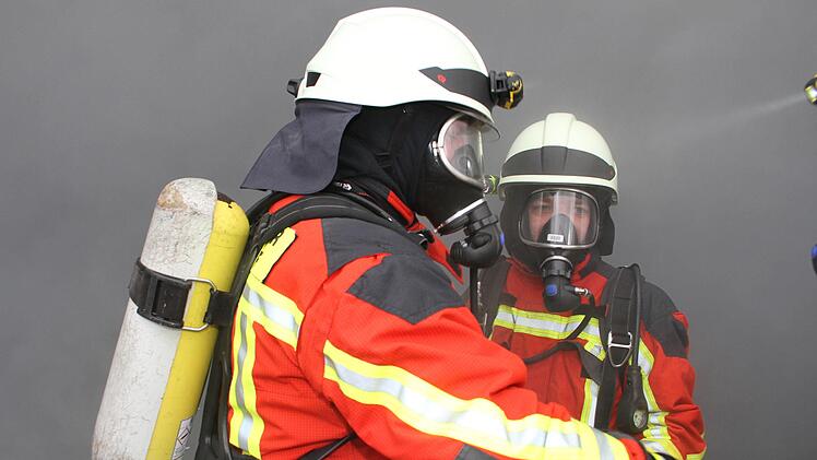 Feuerwehr-Gro&szlig;&uuml;bung auf der Gem&uuml;sefarm in FeulersdorfFoto: Sonny Adam