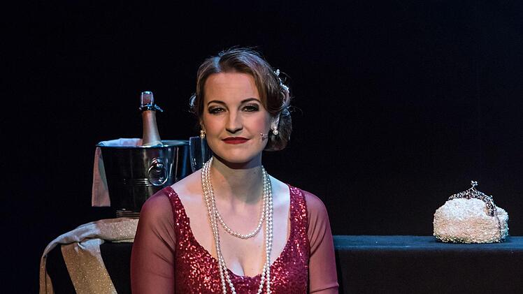 Der Operetten-Abend "Wir laden gern uns Gäste ein" bildete den festlichen Rahmen für die Verleihung der Auszeichnung "Operetten-Frosch" des Bayerischen Rundfunks an das Landestheater Coburg.Foto: Jochen Berger